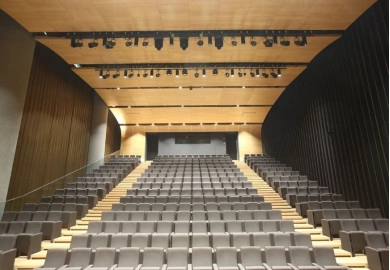 Konferans Koltuğu Nasıl Seçilir?